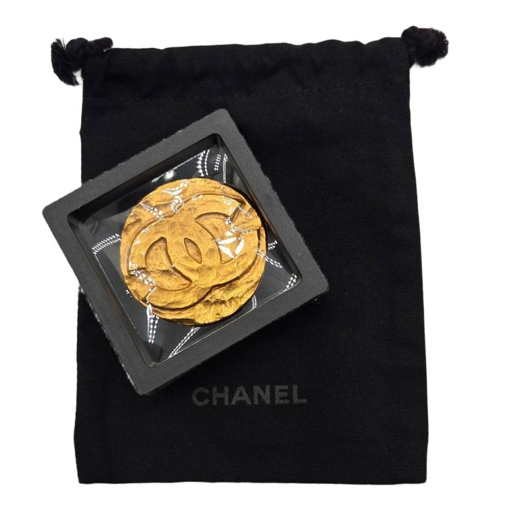 #15 Chanel 1994 Logo medallion Brooch - Picture 3 of 12